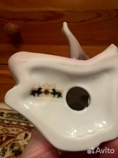 Фарфоровая статуэтка 