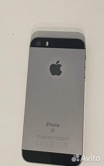 iPhone SE, 32 ГБ