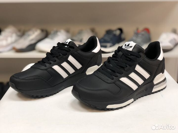 Кроссовки Adidas zx700