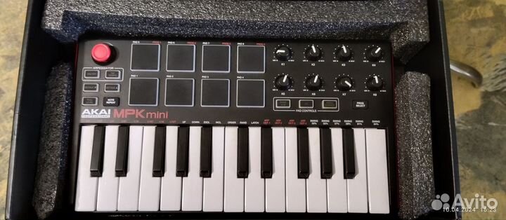 Миди клавиатура akai mpk mini