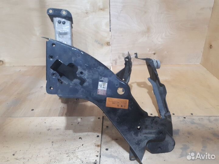 Рамка фары правая мерседес 211