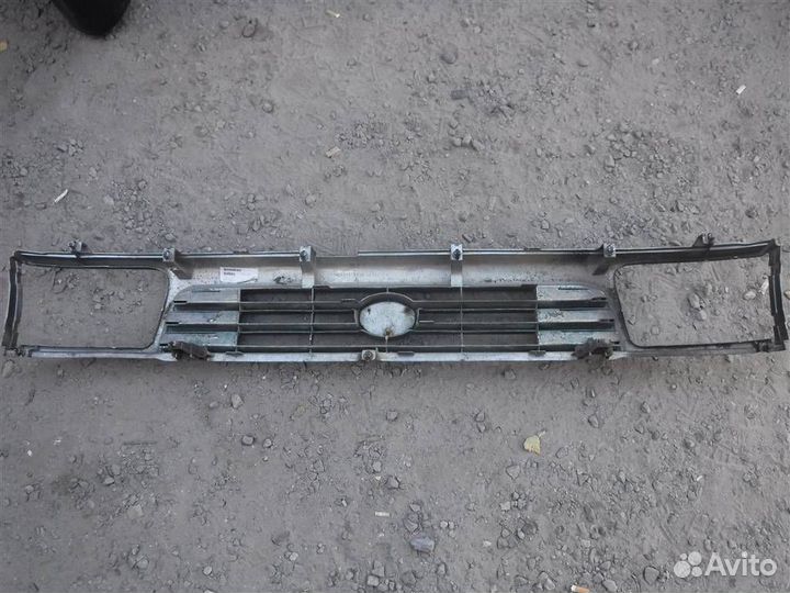 Решетка радиатора Toyota 4 Runner/Hilux Surf 1991