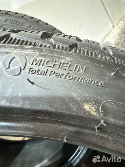 Michelin Pilot Alpin 5 265/35 R21 и 305/30 R21 101V