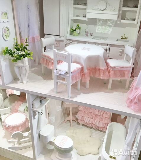 Кукольный дом с мебелью на заказ