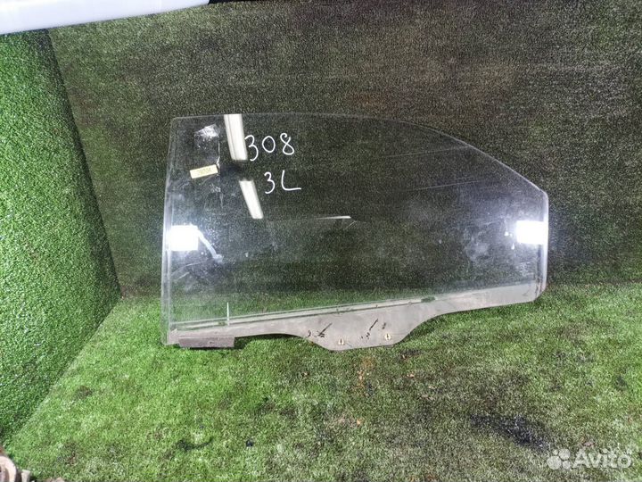 Стекло боковой двери Mazda Xedos 6 (1992-1999)