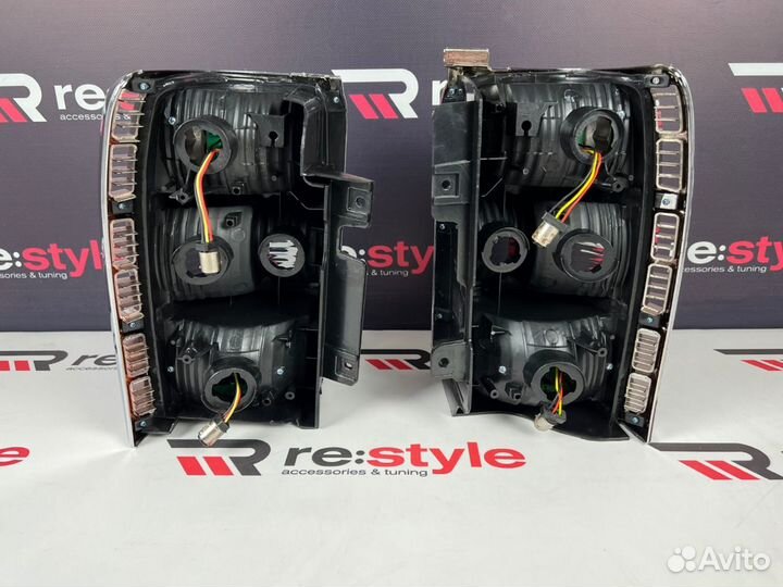 Стопы Mitsubishi Pajero 32 Красно-белые T1819