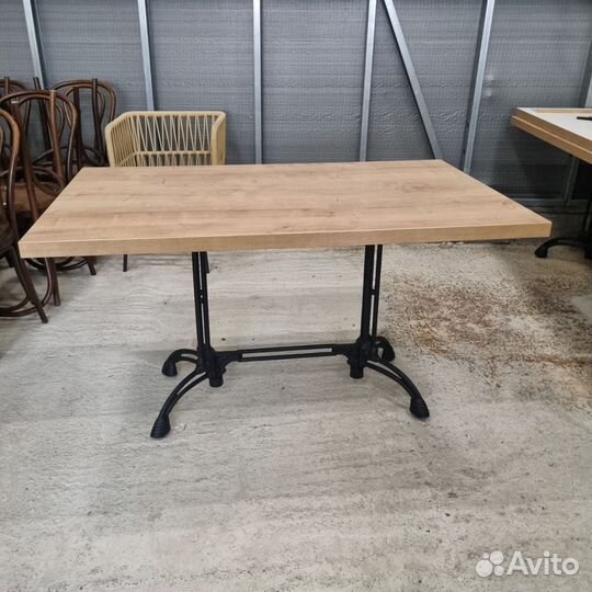 Стол дизайнерский для ресторанов