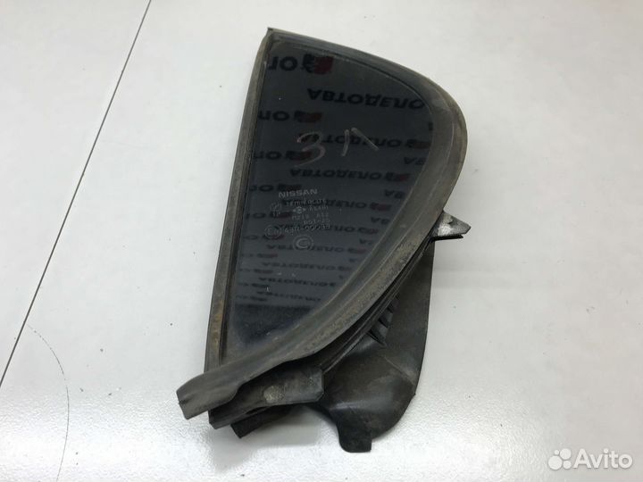 Форточка двери з/л Nissan Maxima A33 2000 г.в