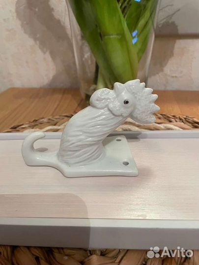 Фарфоровый крючок 