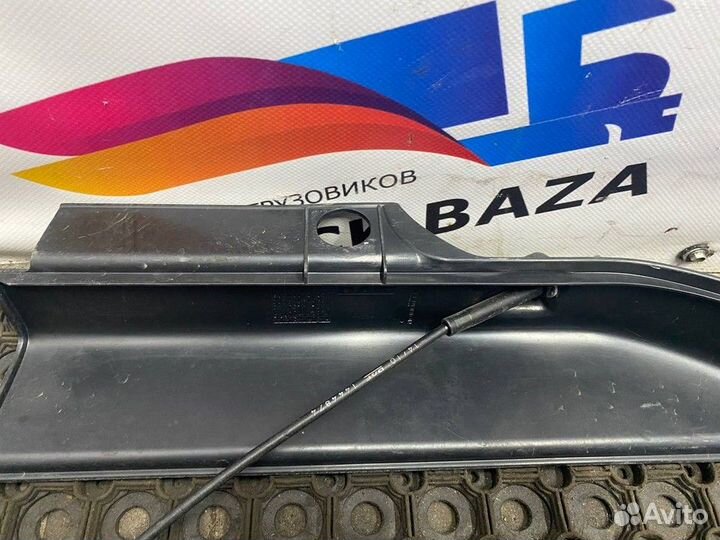 1368669 Накладка ручки бардачка правая Daf XF105