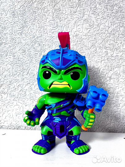 Funko Pop большой