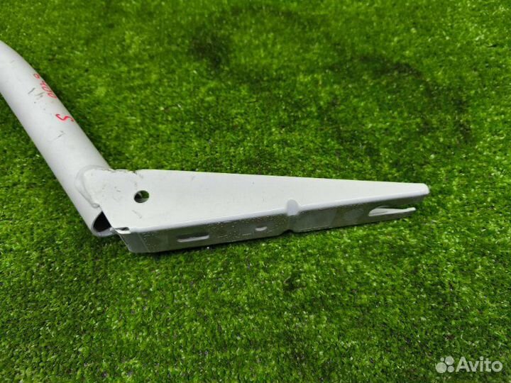 Петля багажника правая Mercedes-Benz C-Class W204