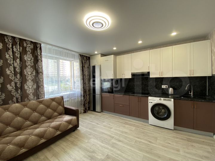 2-к. квартира, 56 м², 1/10 эт.