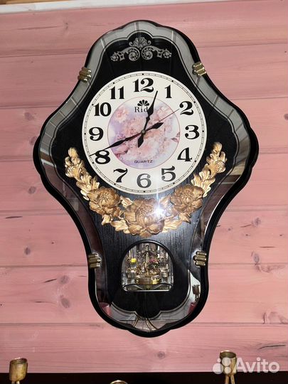 Часы старинные настенные с каруселью и зеркалом