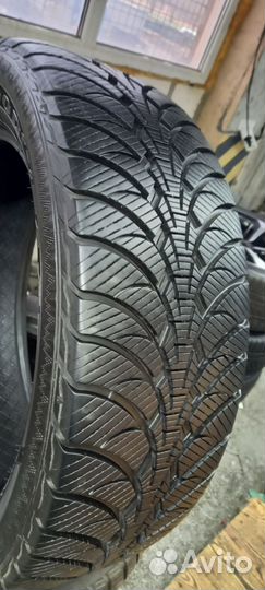 Goodyear UltraGrip Ice WRT 225/55 R18 98T