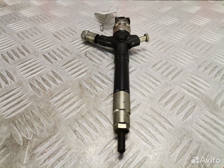 Форсунка для Toyota Avensis 2 (T250)