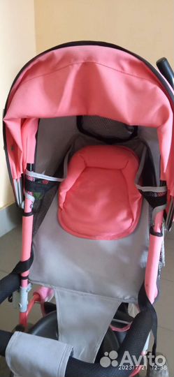 Трехколесный велосипед с ручкой