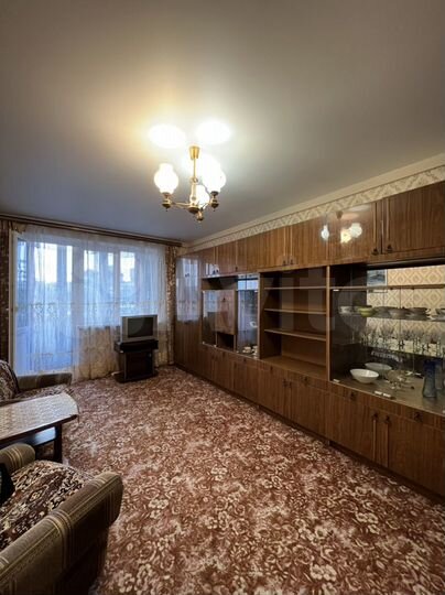 2-к. квартира, 57 м², 4/10 эт.