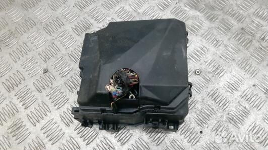 Блок предохранителей honda civic 8 (GNT02M102)