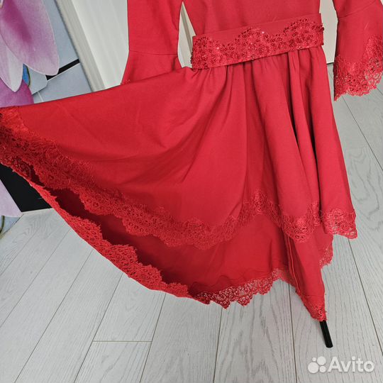 Платье праздничное нарядное