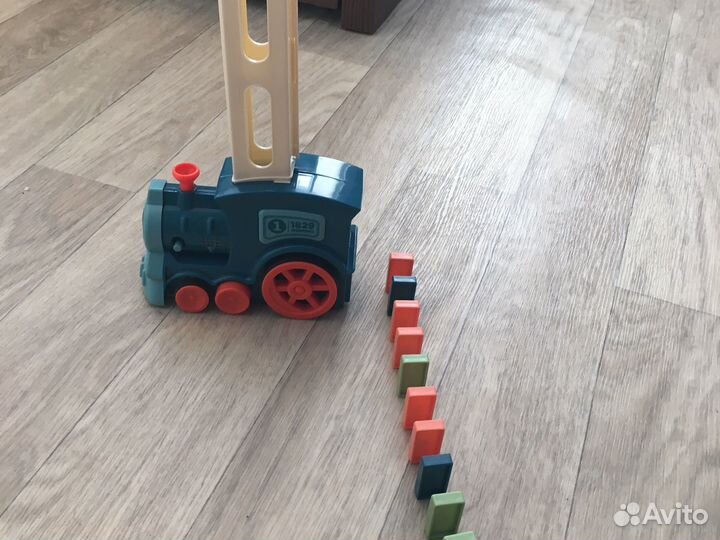 Игрушка Поезд домино музыкальная