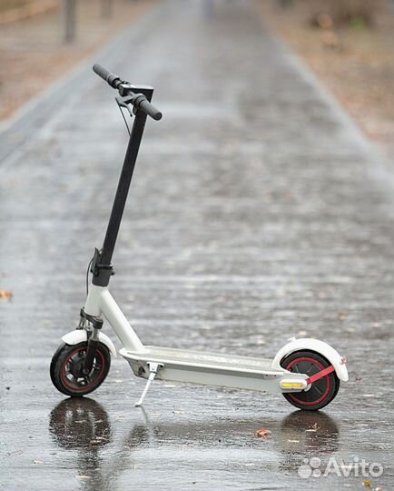 Электросамокат Yokamura i8 moto белый