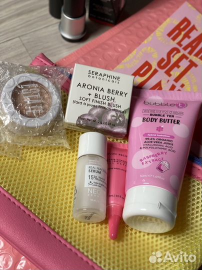 Дорожный набор косметики