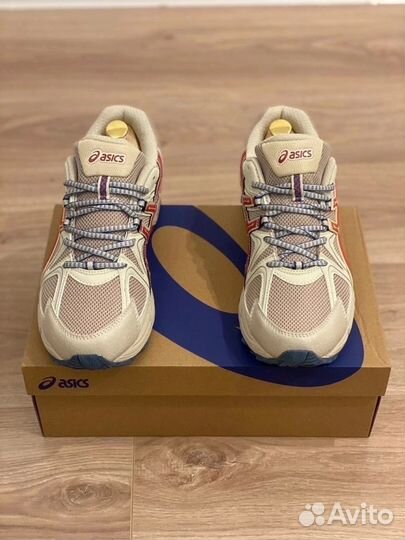 Кроссовки asics