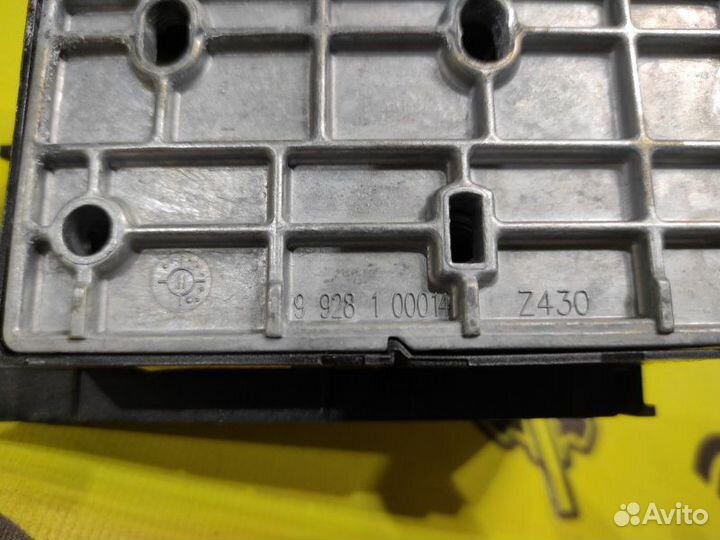 Крепление полки багажника заднее правое Bmw X5 E70