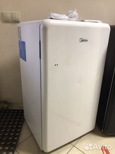 Холодильник Midea mdrd142SLF01