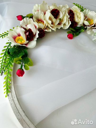 Венок из цветов для интерьера