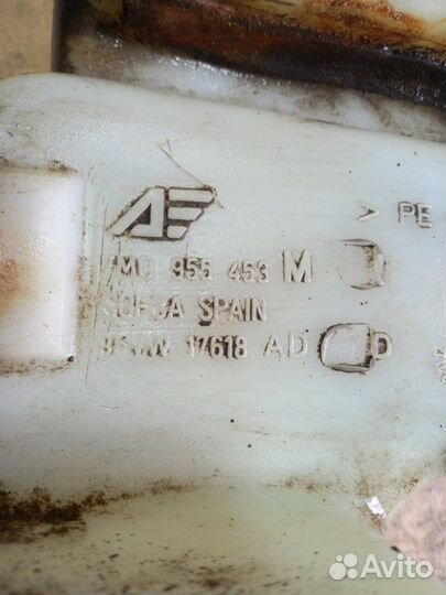 Бачок омывателя Volkswagen Sharan 1 минивен 2 1999