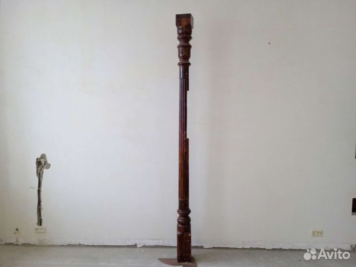 Столб деревянный старинный