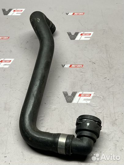 GJ328C481AA Патрубок Land Rover Discovery Spor