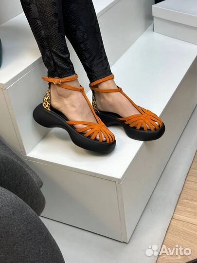 Босоножки женские