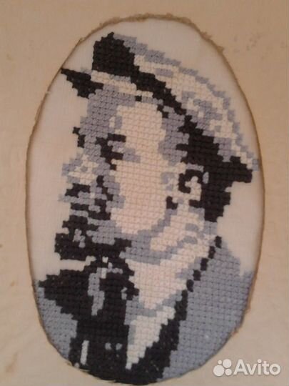 Портрет В.И.Ленина(вышивка)