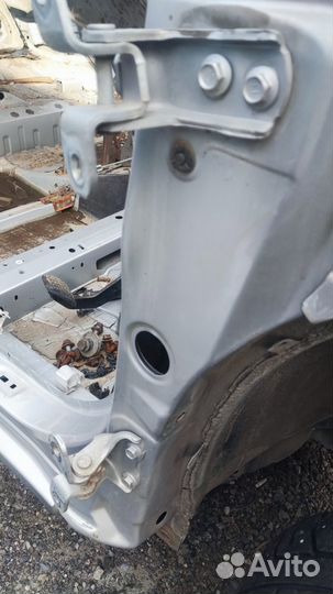 Петля двери Королла Corolla 150 перед зад правая