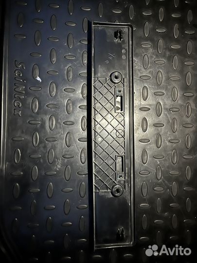 Подиум гос номера для Toyota LC150 Prado