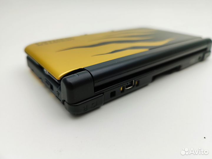 Nintendo 3DS LL 