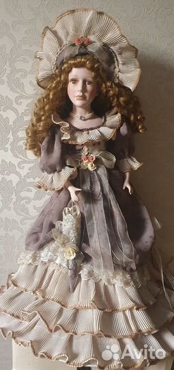 Интерьерная фарфоровая кукла
