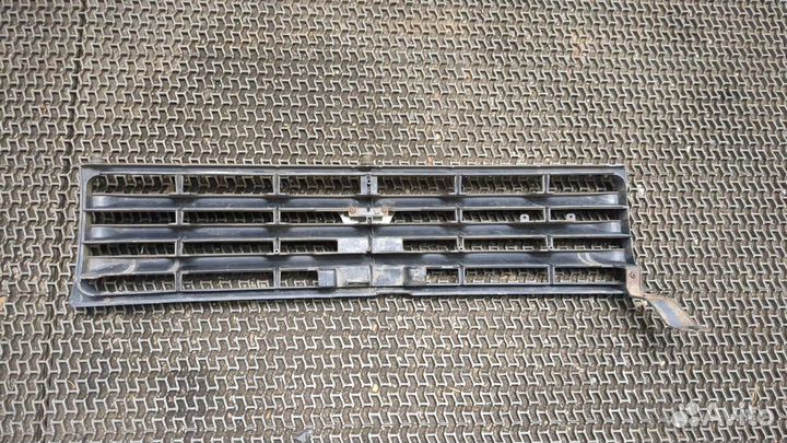 Решетка радиатора Mitsubishi Pajero, 1997