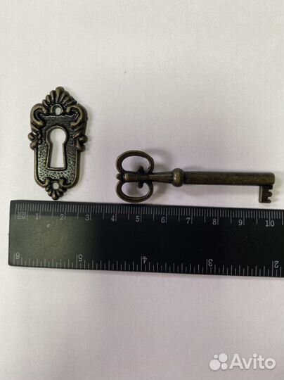 Ключ с замком