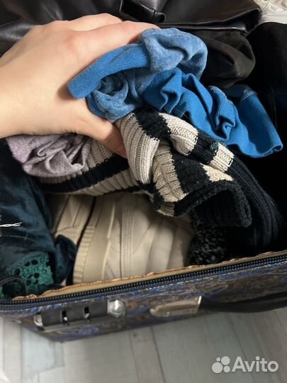 Чемодан с вещами бу