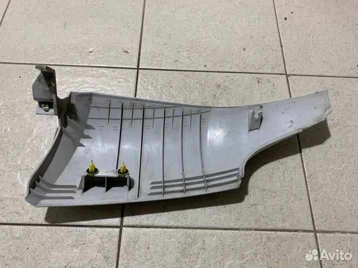 Накладка стойки левая Hyundai Hd78 D4DD 2010