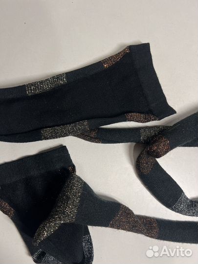 Шарф длинный и узкий , бнзполезный но трендовый