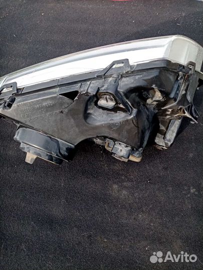 Левая фара Renault Duster