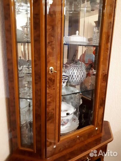 Витрина угловая Gretta Италия массив