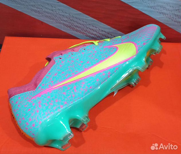 Футбольные бутсы nike