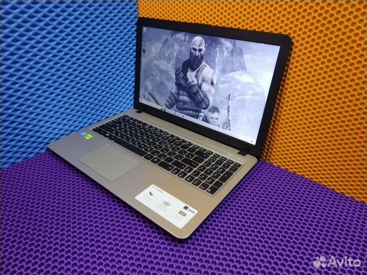 Игровой ноутбук Asus 4ядра/2аидеокарты/4gb