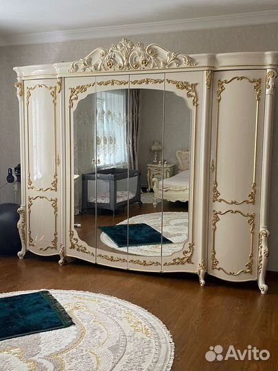 Спальный гарнитур